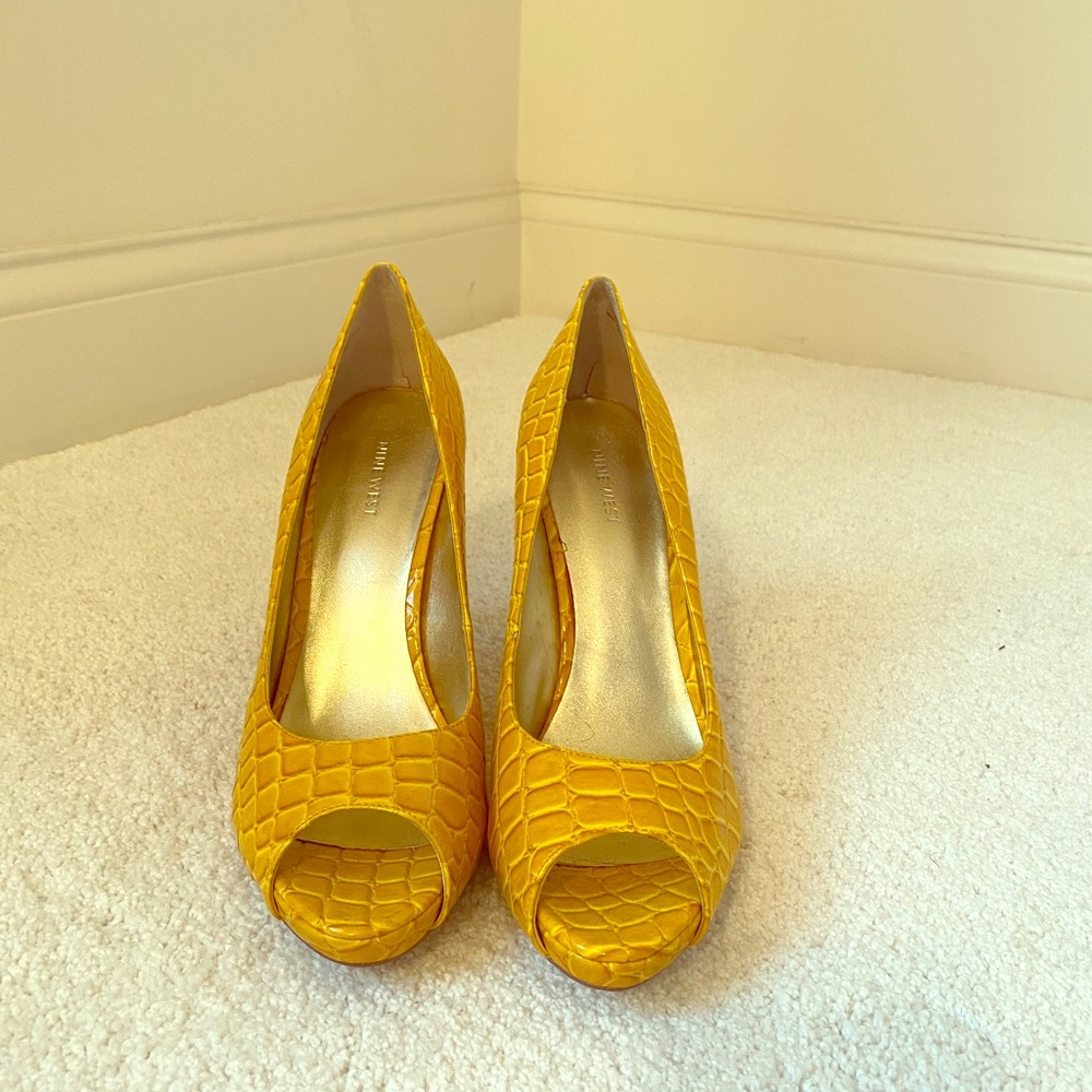 Nine West Yellow Peaktoe Pumps